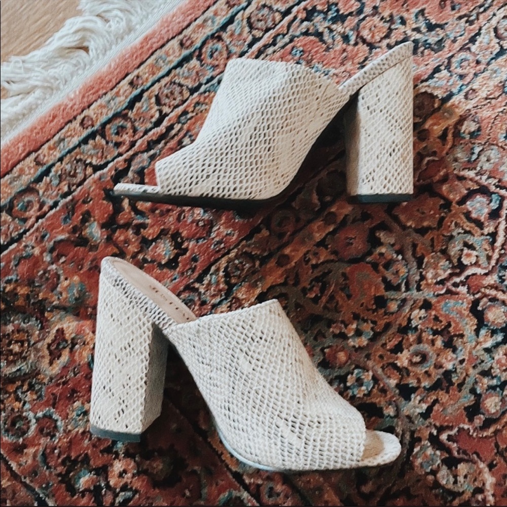 Princess Polly peep toe Mules